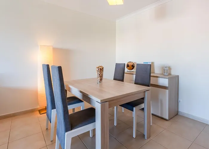 Apartment Modern & Bright 2 Bdr By Lovelystay