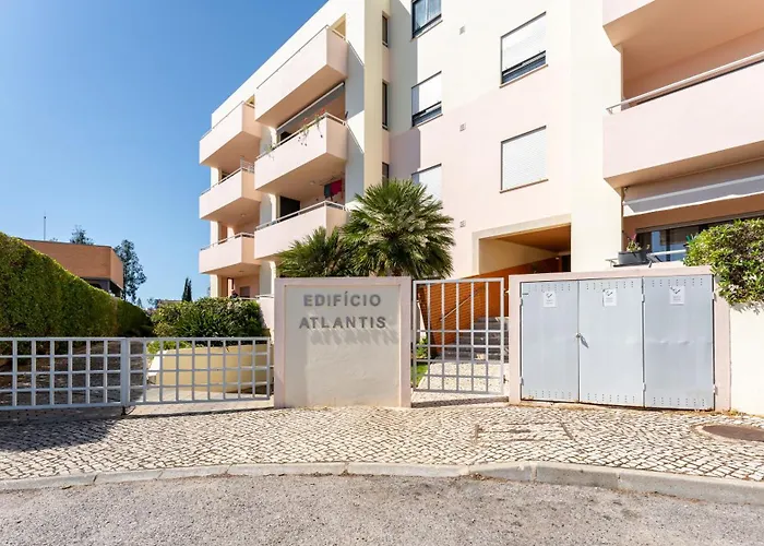 Modern & Bright 2 Bdr By Lovelystay Apartment