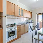 Modern & Bright 2 Bdr By Lovelystay