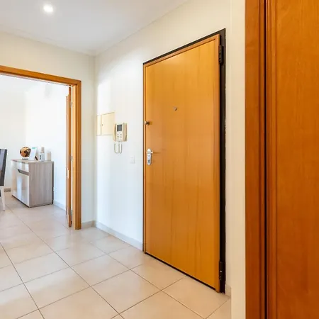 Modern & Bright 2 Bdr By Lovelystay Portimão
