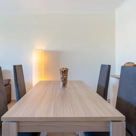 Appartement Modern & Bright 2 Bdr By Lovelystay